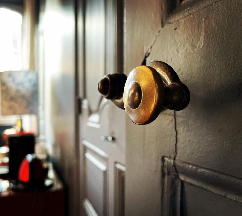 La Maison Aux Murs Anciens Et Ses Chambres Tarbes Ngoại thất bức ảnh