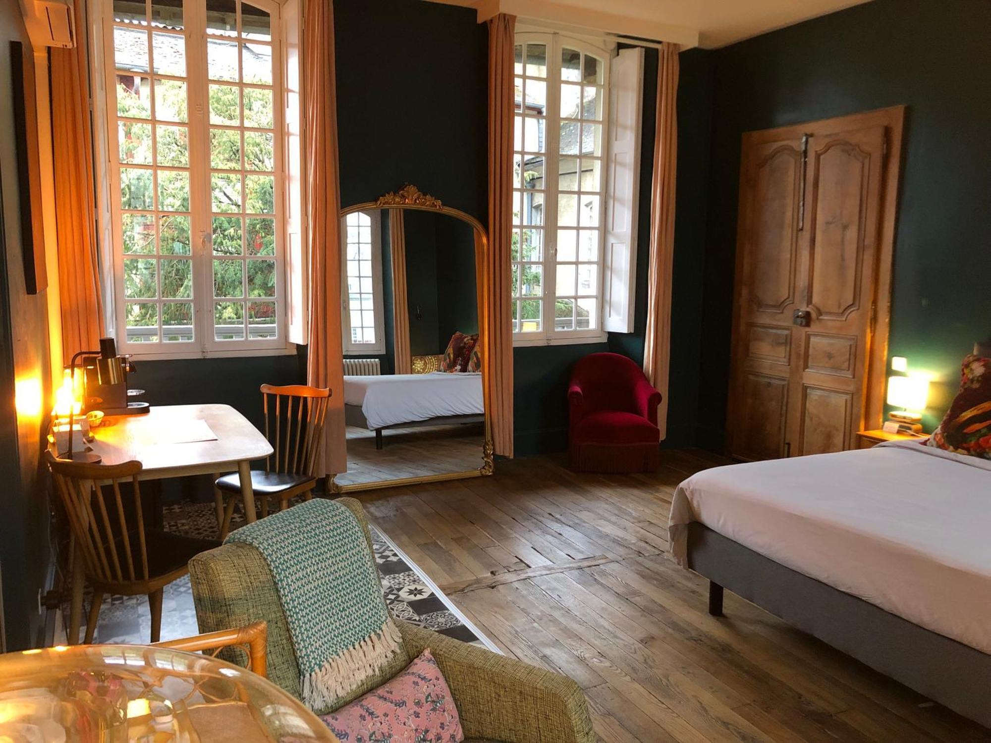 La Maison Aux Murs Anciens Et Ses Chambres Tarbes Ngoại thất bức ảnh